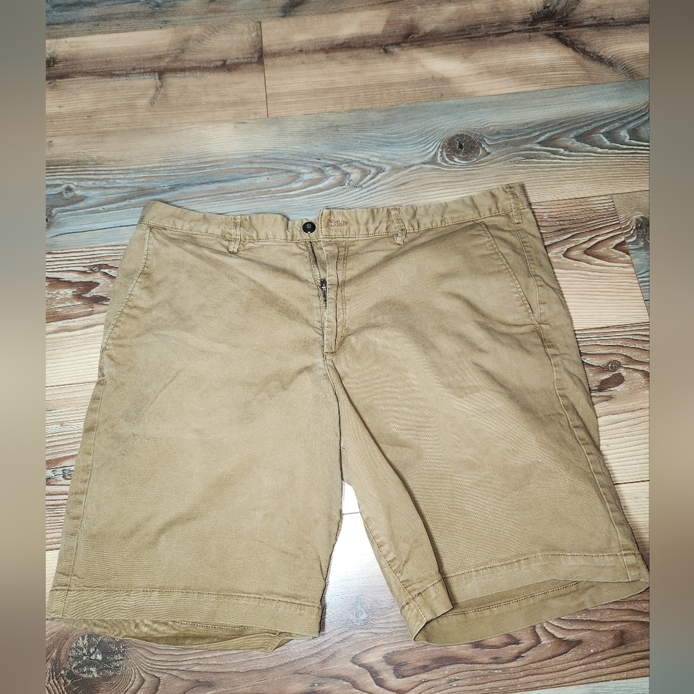 Men's Gap for Good Shorts Size 40